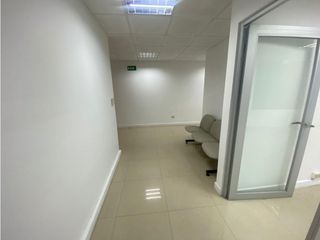 12 de Octubre, Oficina en  Renta, 220m2, 1 Ambiente.