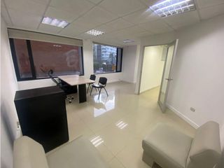 12 de Octubre, Oficina en  Renta, 220m2, 1 Ambiente.