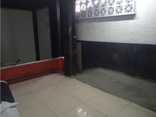 Foto 14 de Las Casas, Bodega en Renta, 120m2, 1 Ambiente.