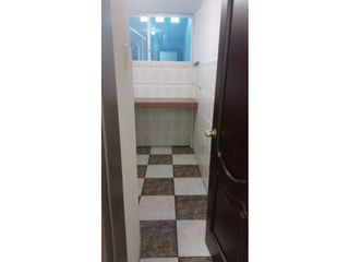 Jipijapa, Oficina en  Renta, 125m2, 7 Ambientes, 2 Baños.