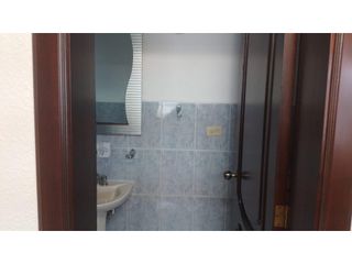 Foto 13 de Jipijapa, Oficina en  Renta, 125m2, 7 Ambientes, 2 Baños.