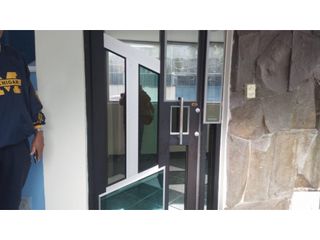Foto 2 de Jipijapa, Oficina en  Renta, 125m2, 7 Ambientes, 2 Baños.