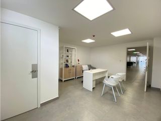 Foto 1 de Vozandes, Oficina en  Renta, 30m2, 1 Ambiente , 1 Baño.