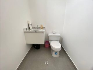 Foto 3 de Vozandes, Oficina en  Renta, 30m2, 1 Ambiente , 1 Baño.