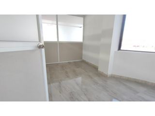 Foto 5 de Santa Lucía, Oficina en  Renta, 200m2, 6 Ambiente, 2 baños, 1 Parqueadero.