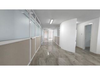 Foto 1 de Santa Lucía, Oficina en  Renta, 200m2, 6 Ambiente, 2 baños, 1 Parqueadero.