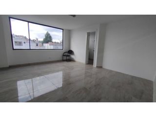 Foto 15 de Santa Lucía, Oficina en  Renta, 200m2, 6 Ambiente, 2 baños, 1 Parqueadero.