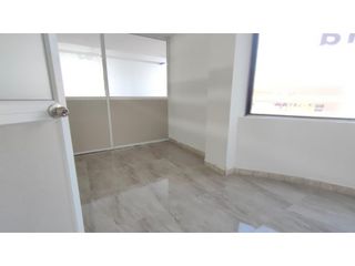 Foto 3 de Santa Lucía, Oficina en  Renta, 200m2, 6 Ambiente, 2 baños, 1 Parqueadero.
