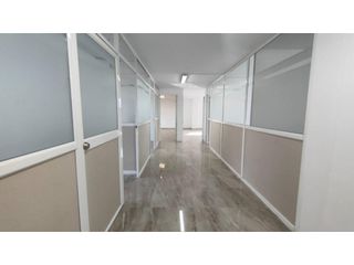 Foto 4 de Santa Lucía, Oficina en  Renta, 200m2, 6 Ambiente, 2 baños, 1 Parqueadero.