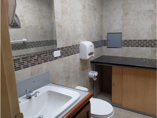 Foto 14 de Iñaquito, Oficina en  Renta, 61m2, 4 Ambientes, 1 Baño, 1 Parqueadero.