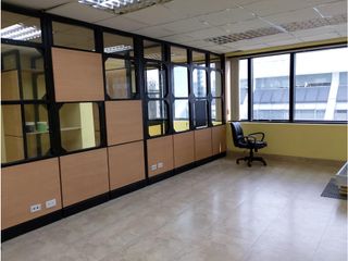 Foto 2 de Iñaquito, Oficina en  Renta, 61m2, 4 Ambientes, 1 Baño, 1 Parqueadero.