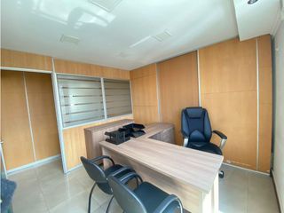 La Colón, Oficina en  Renta, 85.34m2, 5 Ambientes, 1 Baño.