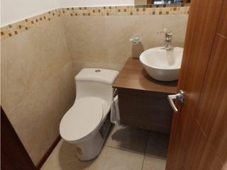 Foto 23 de La Orellana, Oficina en  Renta, 244m2, 9 Ambientes, 8 Baños.