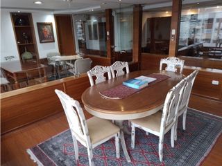 Foto 3 de La Orellana, Oficina en  Renta, 244m2, 9 Ambientes, 8 Baños.