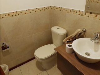 Foto 27 de La Orellana, Oficina en  Renta, 244m2, 9 Ambientes, 8 Baños.