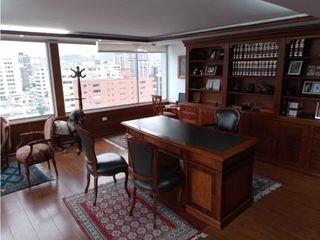 Foto 4 de La Orellana, Oficina en  Renta, 244m2, 9 Ambientes, 8 Baños.