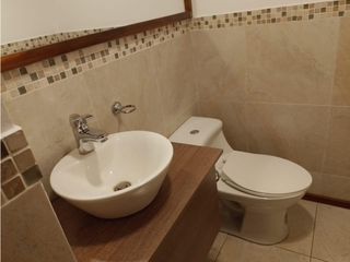 Foto 25 de La Orellana, Oficina en  Renta, 244m2, 9 Ambientes, 8 Baños.