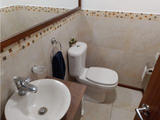 Foto 22 de La Orellana, Oficina en  Renta, 244m2, 9 Ambientes, 8 Baños.