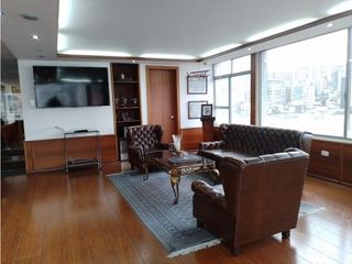 Foto 6 de La Orellana, Oficina en  Renta, 244m2, 9 Ambientes, 8 Baños.