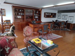 Foto 1 de La Orellana, Oficina en  Renta, 244m2, 9 Ambientes, 8 Baños.