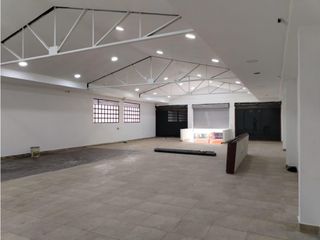 Foto 7 de La Alameda, Local Comercial en  Renta, 300m2, 2 Ambiente , 5 Baños.