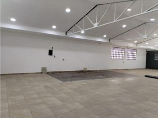 Foto 8 de La Alameda, Local Comercial en  Renta, 300m2, 2 Ambiente , 5 Baños.