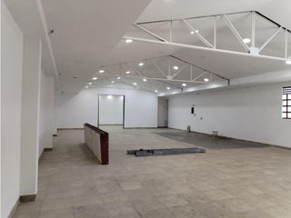 Foto 1 de La Alameda, Local Comercial en  Renta, 300m2, 2 Ambiente , 5 Baños.