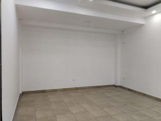Foto 6 de La Alameda, Local Comercial en  Renta, 300m2, 2 Ambiente , 5 Baños.