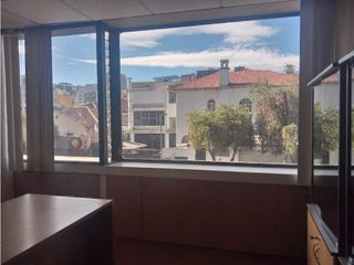Foto 20 de La Mariscal, Oficina en  Renta, 100m2, 4 Ambiente, 3 Divisiones, 1 Baño.