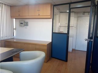 Foto 5 de La Mariscal, Oficina en  Renta, 100m2, 4 Ambiente, 3 Divisiones, 1 Baño.