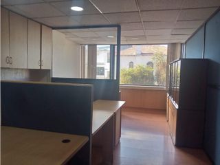 La Mariscal, Oficina en  Renta, 100m2, 4 Ambiente, 3 Divisiones, 1 Baño.