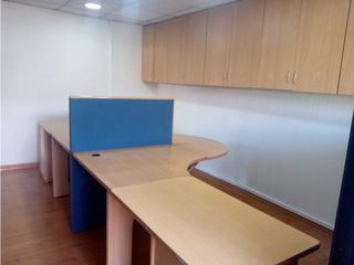 La Mariscal, Oficina en  Renta, 100m2, 4 Ambiente, 3 Divisiones, 1 Baño.