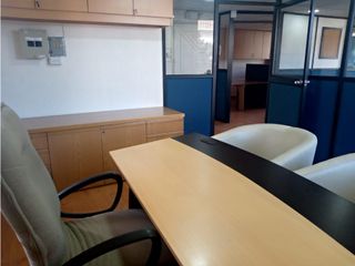 Foto 3 de La Mariscal, Oficina en  Renta, 100m2, 4 Ambiente, 3 Divisiones, 1 Baño.