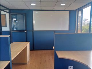 Foto 12 de La Mariscal, Oficina en  Renta, 100m2, 4 Ambiente, 3 Divisiones, 1 Baño.