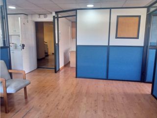 Foto 10 de La Mariscal, Oficina en  Renta, 100m2, 4 Ambiente, 3 Divisiones, 1 Baño.