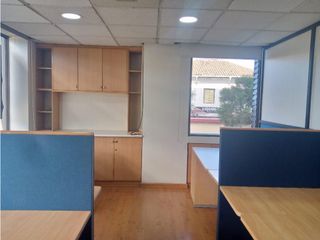 Foto 13 de La Mariscal, Oficina en  Renta, 100m2, 4 Ambiente, 3 Divisiones, 1 Baño.