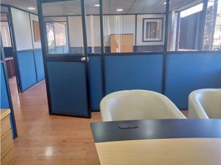 Foto 4 de La Mariscal, Oficina en  Renta, 100m2, 4 Ambiente, 3 Divisiones, 1 Baño.