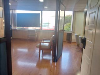 Foto 25 de La Mariscal, Oficina en  Renta, 100m2, 4 Ambiente, 3 Divisiones, 1 Baño.