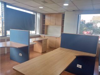 Foto 14 de La Mariscal, Oficina en  Renta, 100m2, 4 Ambiente, 3 Divisiones, 1 Baño.