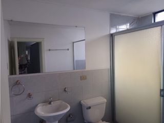 Foto 13 de La Carolina, Oficina en  Renta, 120m2, 2 Ambientes, 2 Baños.