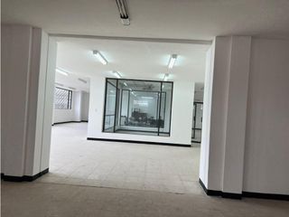 Sangolqui, Local Comercial en 480m2, 2 Ambientes, 1 Baño, 3 Parqueaderos.