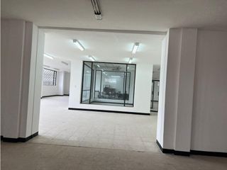 Foto 7 de Sangolqui,Local Comercial en 480m2, 2 Ambientes,1Baño, 3 Parqueaderos.