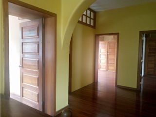 Foto 19 de La Mariscal, Casa Comercial en Renta, 526.95m2, 2 Ambientes