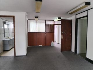 La Mariscal, Oficina en  Renta, 150m2, 2 Ambiente, 2 Baños.