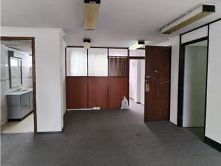 Foto 5 de La Mariscal, Oficina en  Renta, 150m2, 2 Ambiente, 2 Baños.