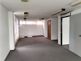 La Mariscal, Oficina en  Renta, 150m2, 2 Ambiente, 2 Baños.