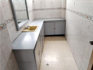 Foto 9 de La Mariscal, Oficina en  Renta, 150m2, 2 Ambiente, 2 Baños.