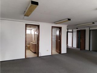 Foto 12 de La Mariscal, Oficina en  Renta, 150m2, 2 Ambiente, 2 Baños.