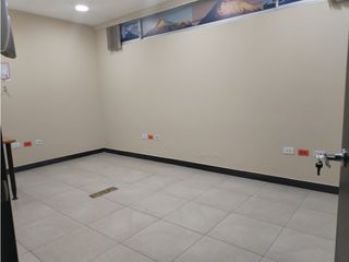 Carcelén, Oficina en Renta, 150m2, 5 Ambiente, 2 Parqueadero.