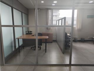 Carcelén, Oficina en Renta, 150m2, 5 Ambiente, 2 Parqueadero.